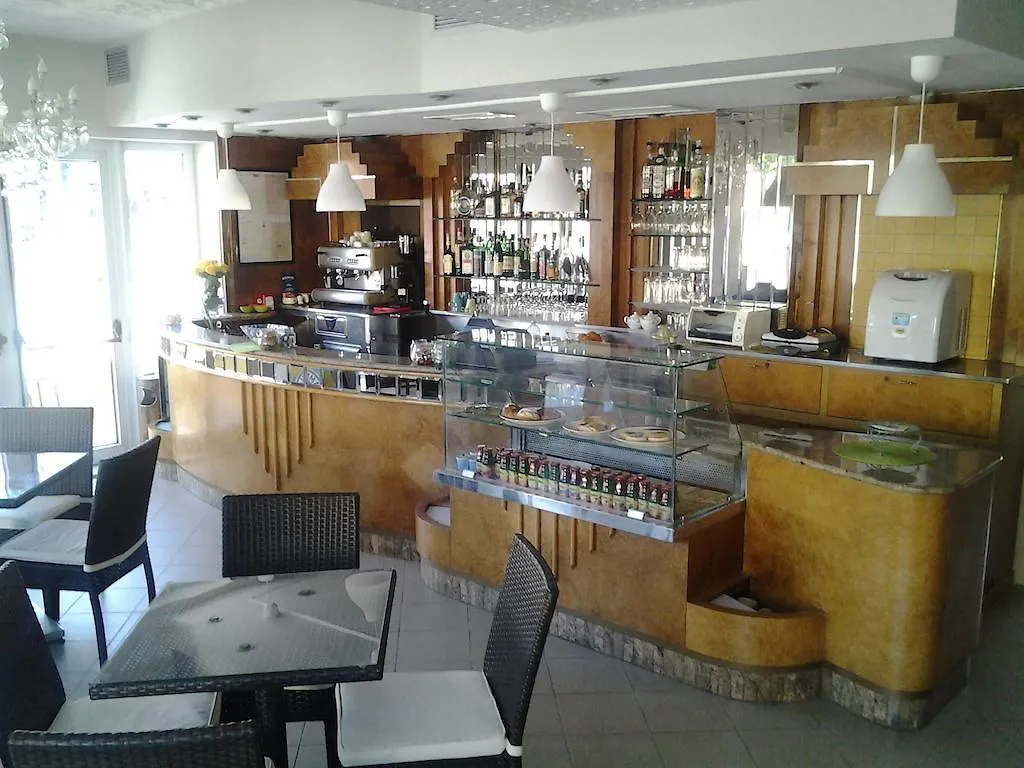 Albergo Sirena Misano Adriatico 2*,  Italia